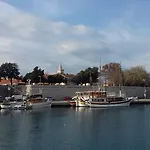 Charming Maraska