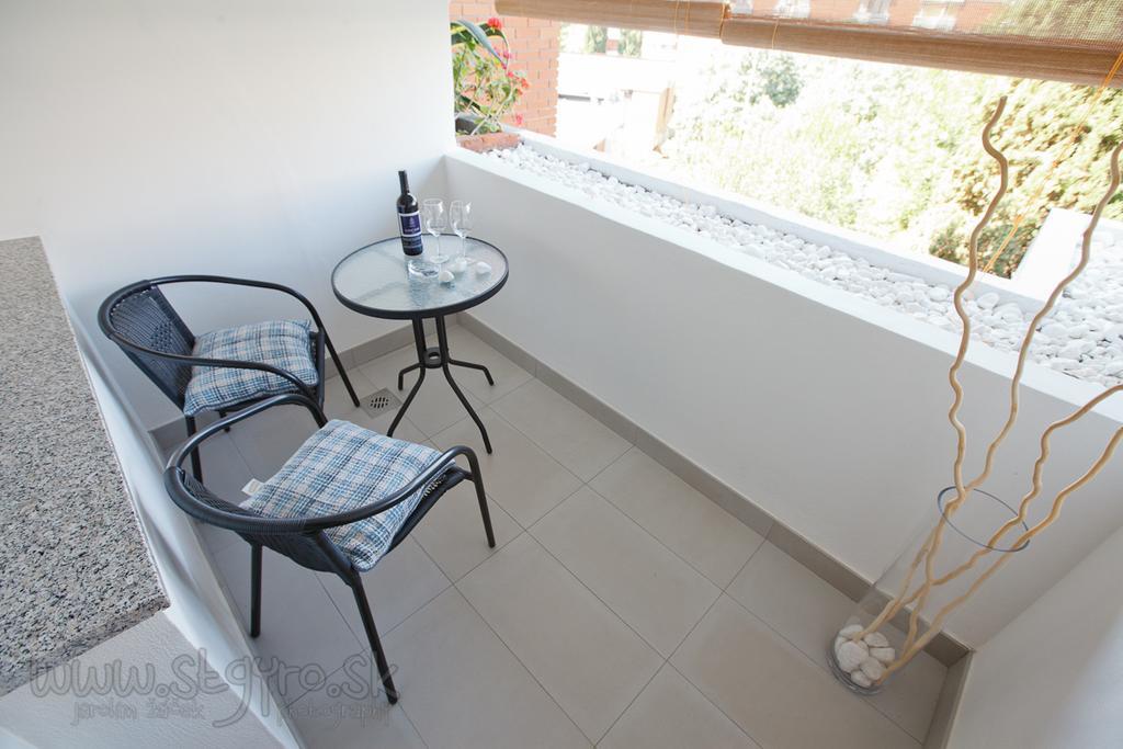 Charming Maraska Apartment